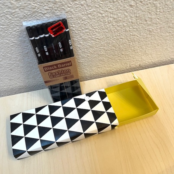 Case for Pens Pencils Implements & set of 8 Pencils. NWT. NEW. School Supplies. - Picture 3 of 6